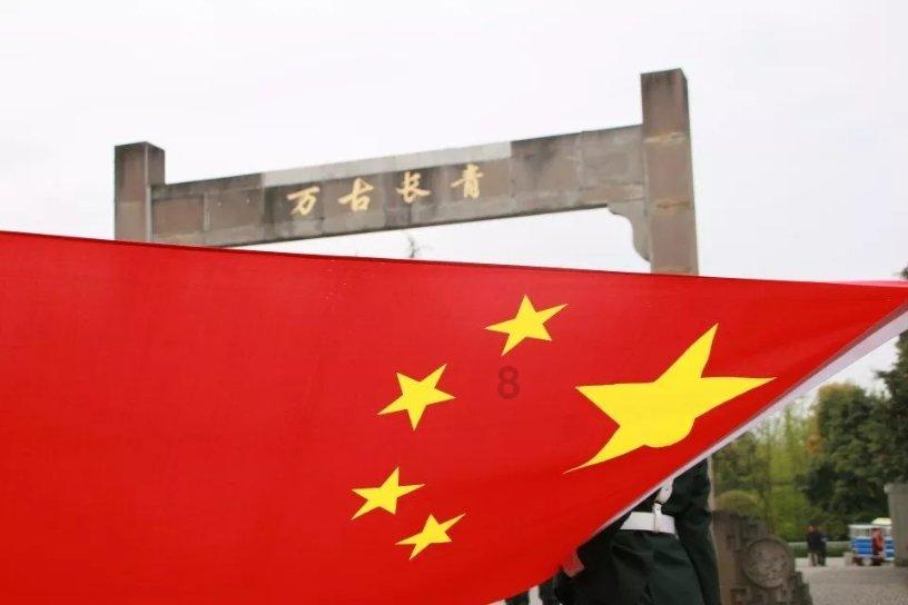 我17岁在老家有暖气太热不穿衣服可以吗（家里有亲戚）？游戏画面